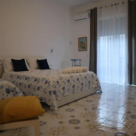 Mary'S Apartment Maiori Exterior photo