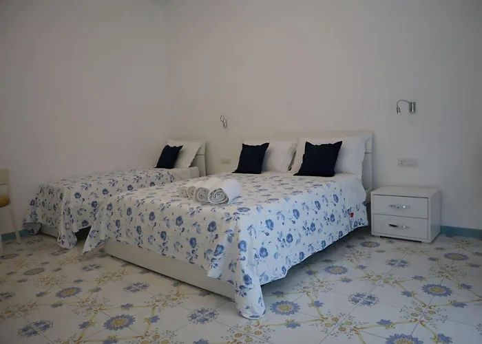 Mary\'S Apartment